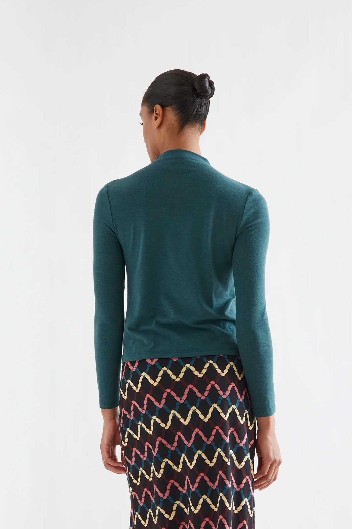Dark green turtleneck basic t-shirt