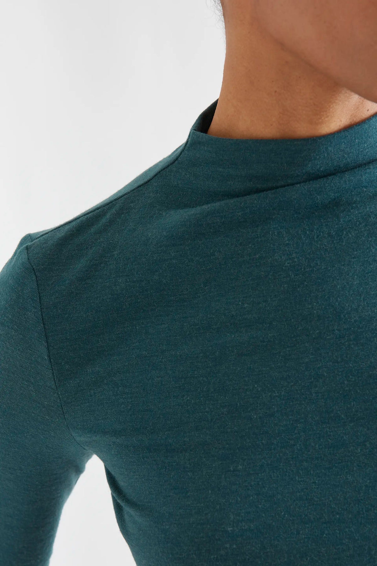 Dark green turtleneck basic t-shirt