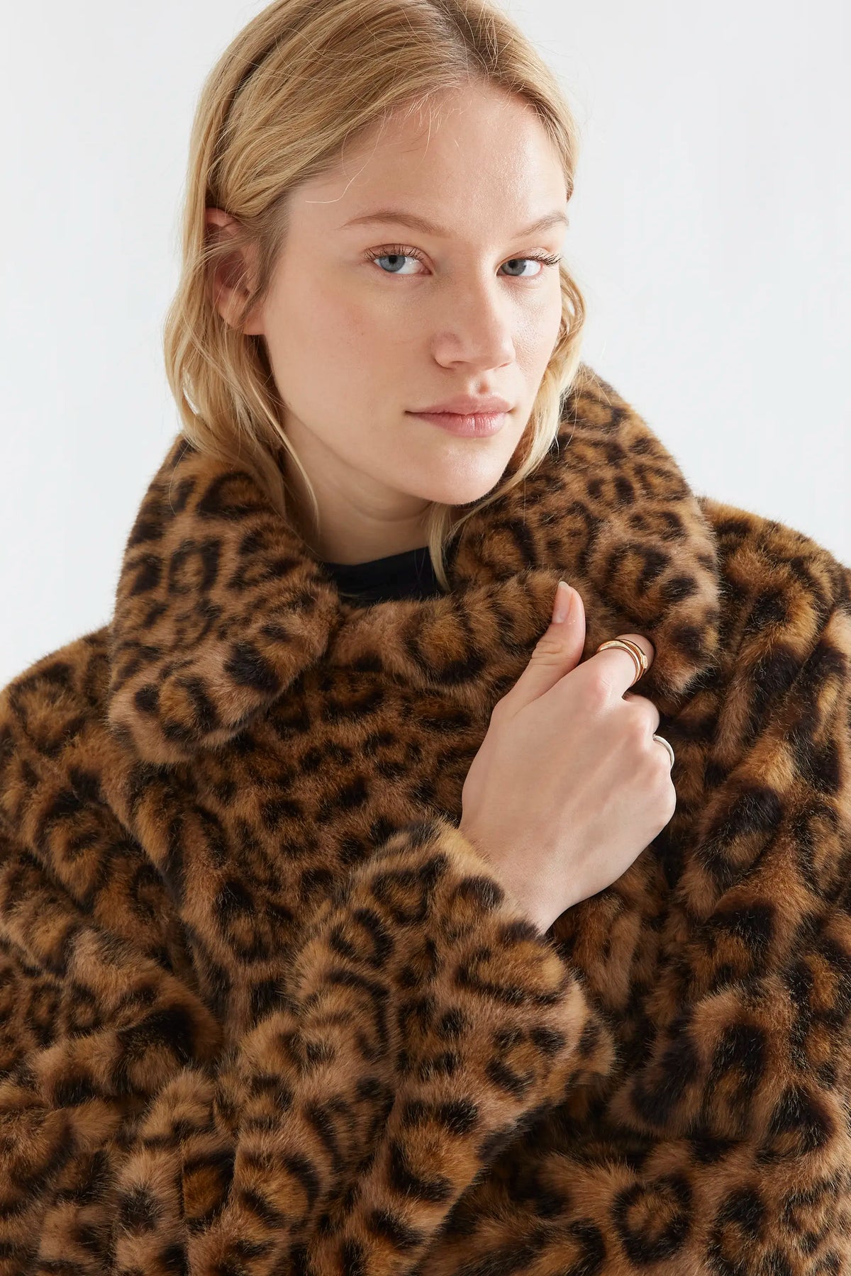 Abrigo con estampado de animal print