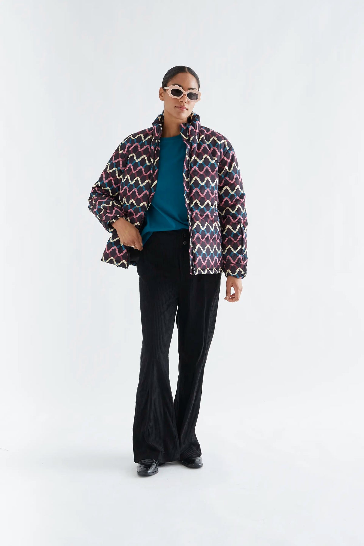 Short coat with Skein print