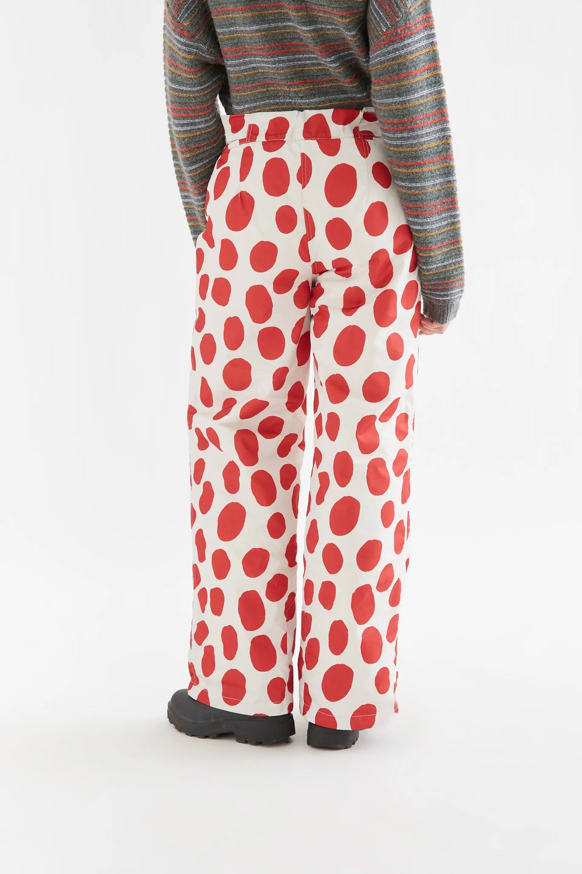 Pantalón con estampado lunares grandes rojo