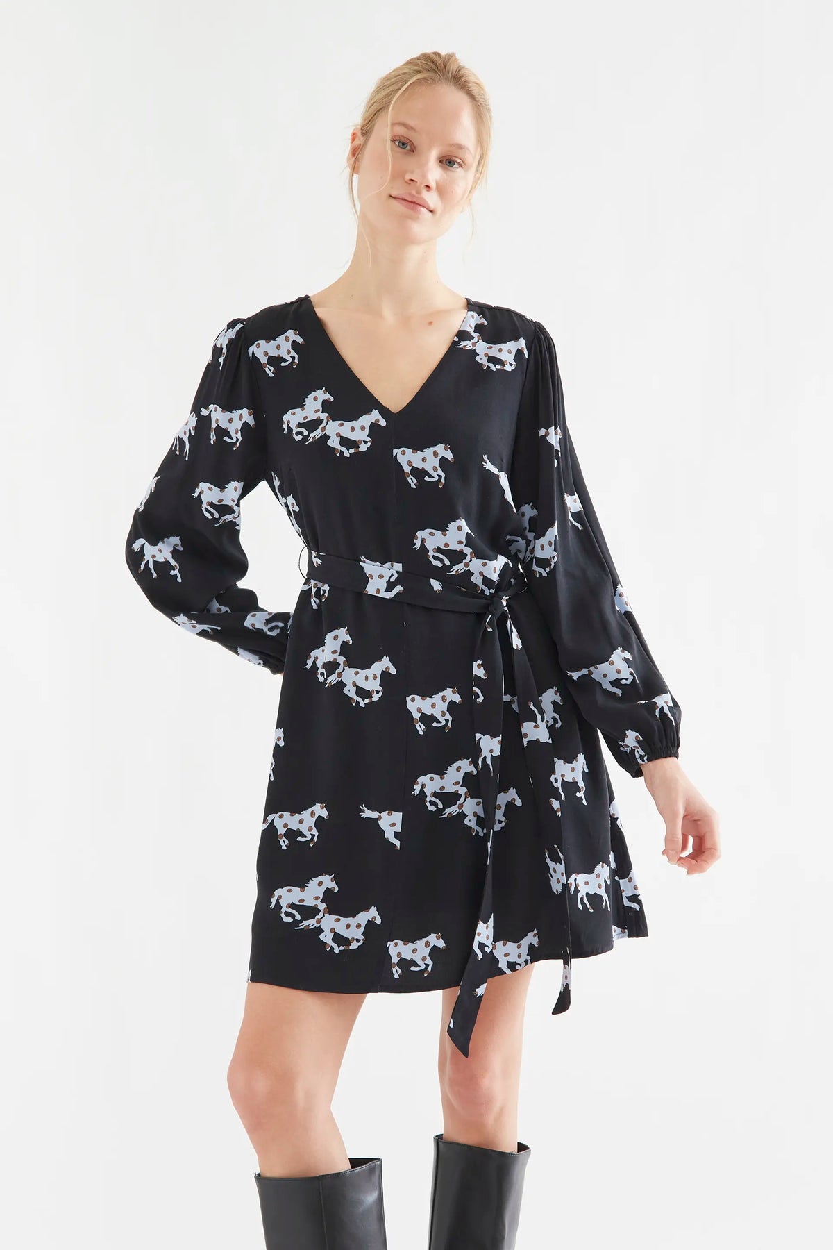 Vestido corto con estampado Horse