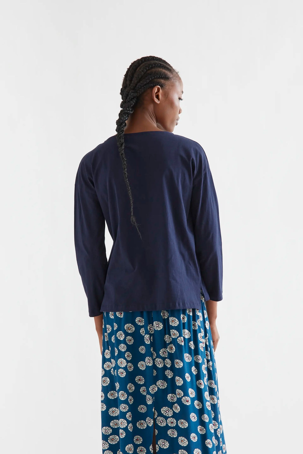 100% cotton navy blue T-shirt with bear patch