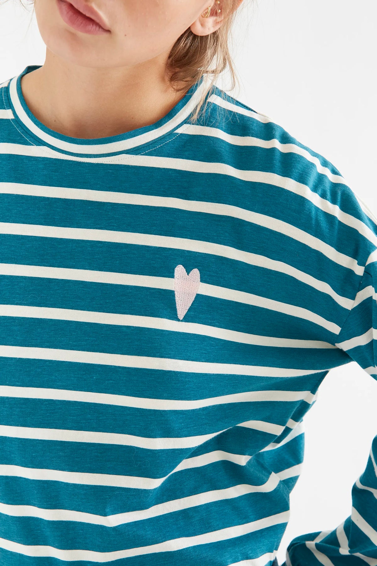 100% cotton T-shirt with white and green stripe print