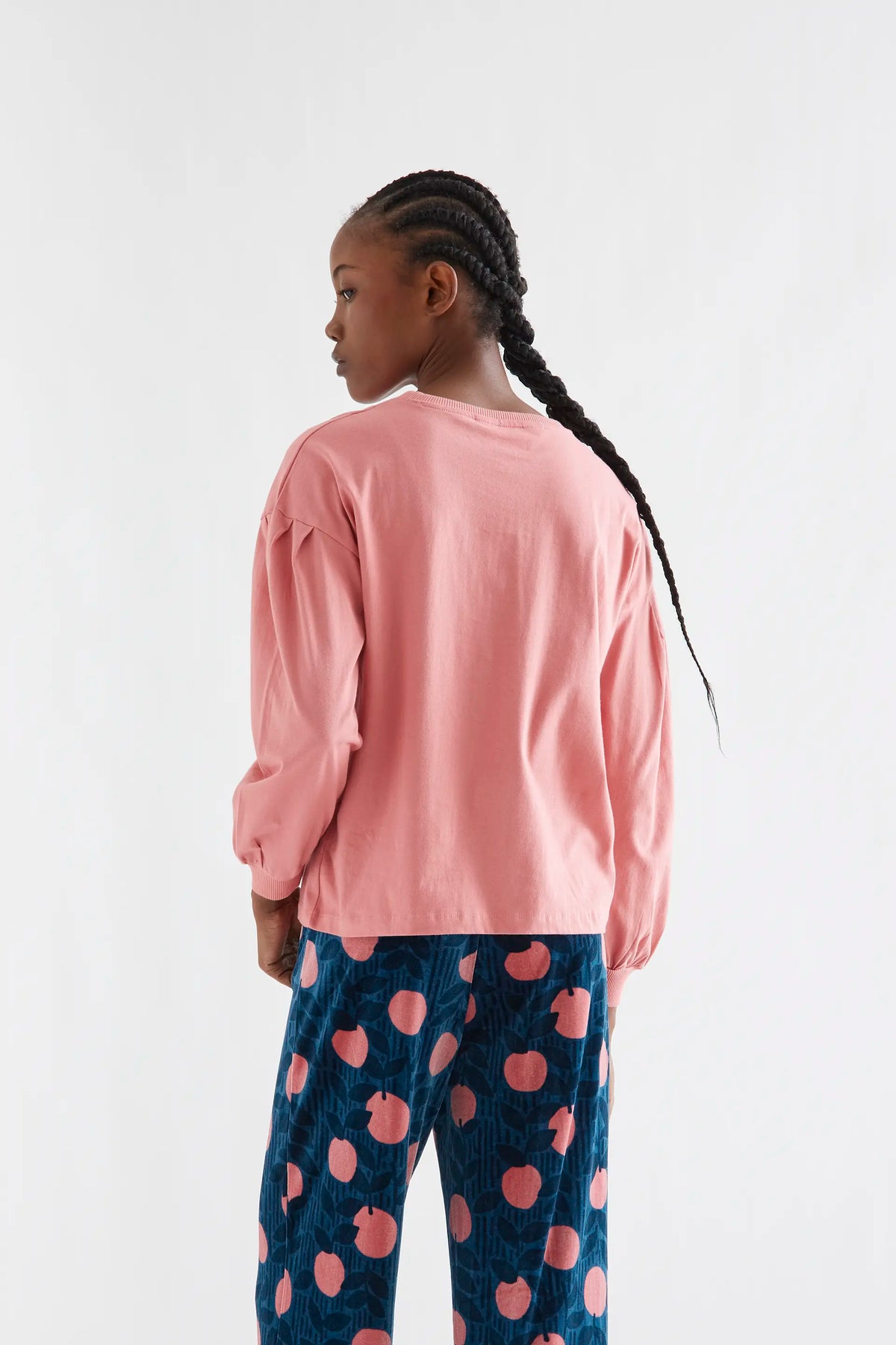 100% cotton pink T-shirt with flower patch