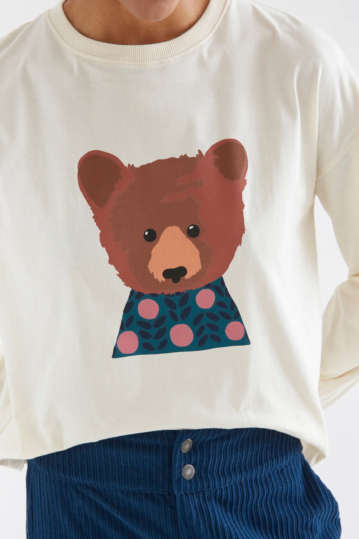 Off-white 100% cotton T-shirt with Bear print
