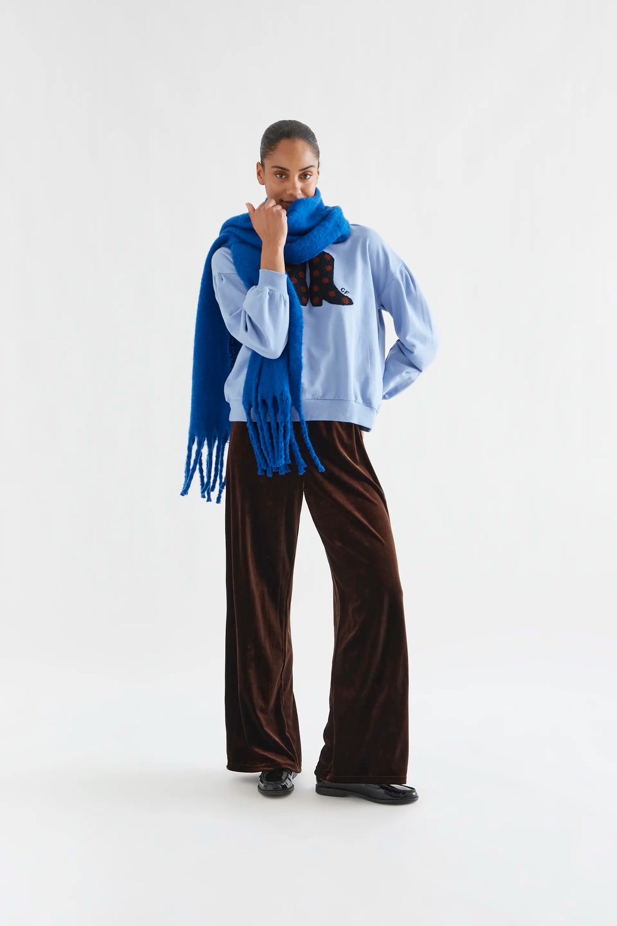 Sudadera 100% algodón azul claro con bordado de botas cowboy