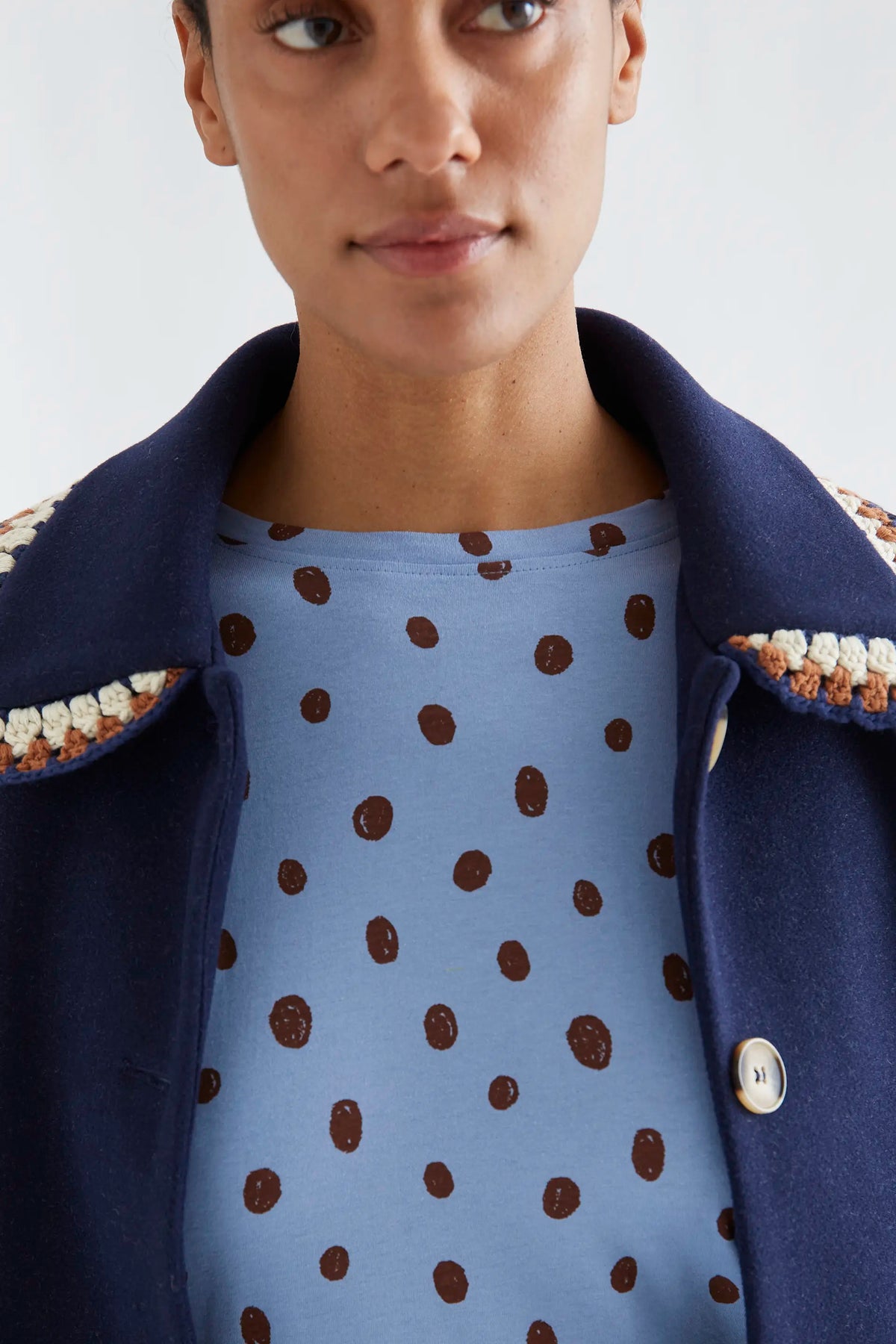 Catahoula blue 100% cotton T-shirt with brown polka dot print