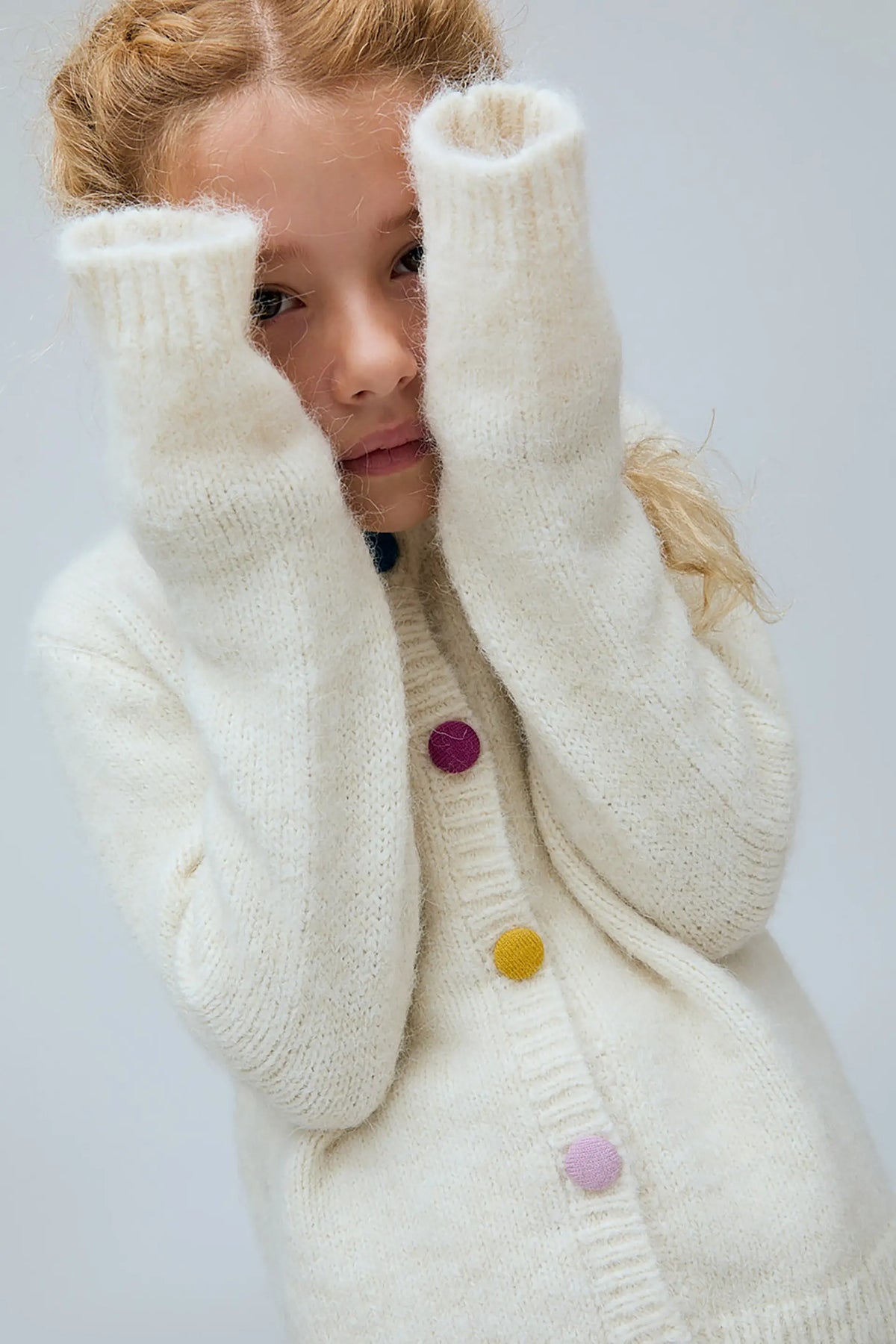 Cardigan bianco sporco bambina in misto lana con bottoni multicolore