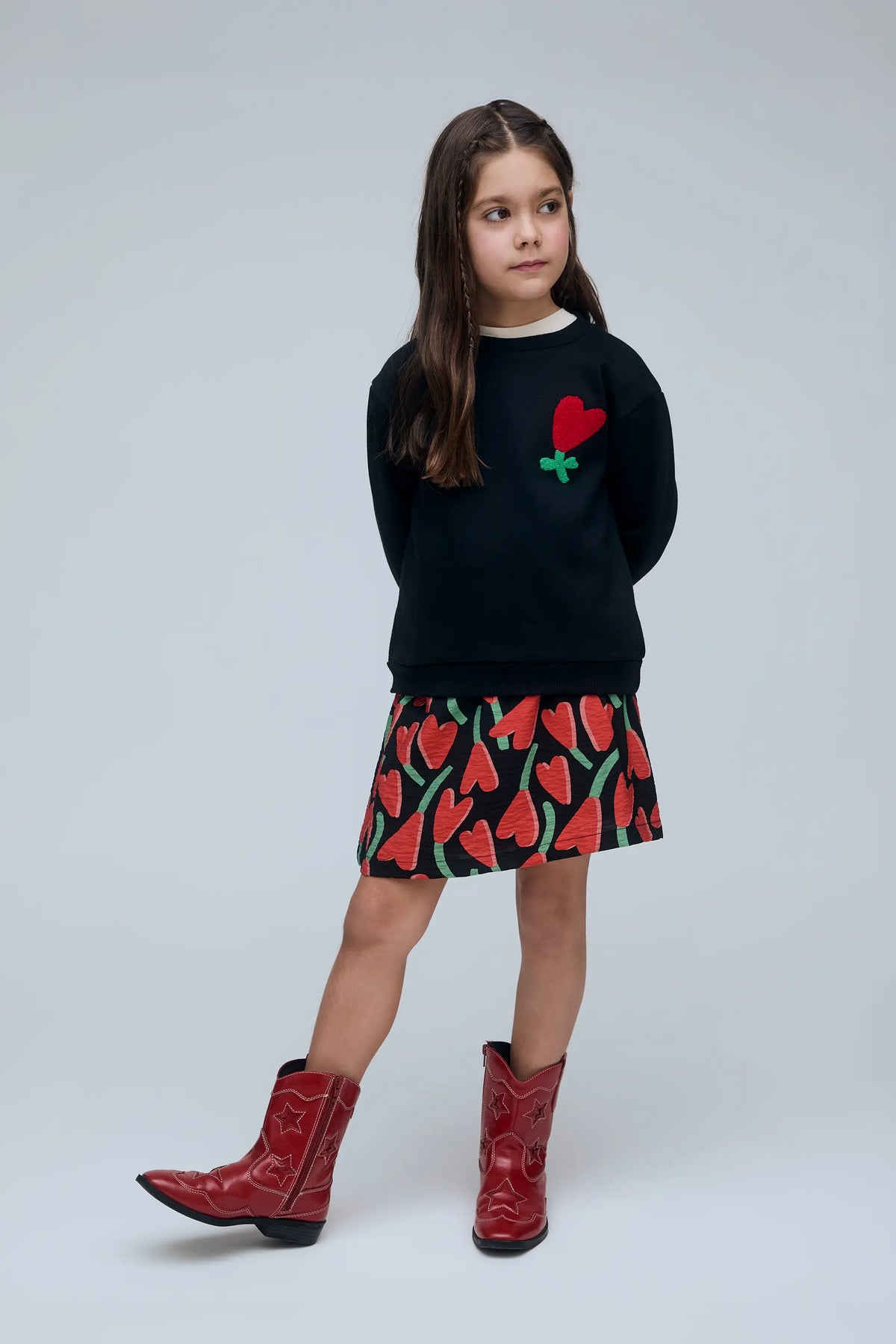 Girls' sweatshirt with cyclamen patch