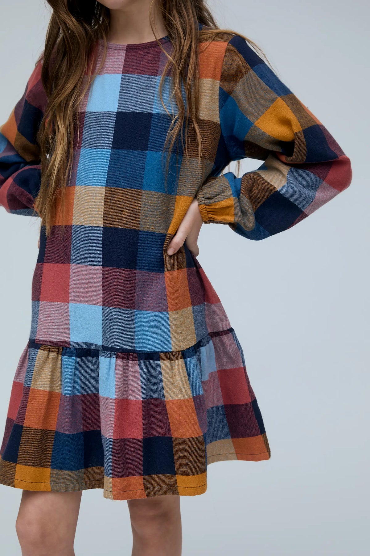 Vestido corto 100% algodón de niña con estampado de cuadros multicolor