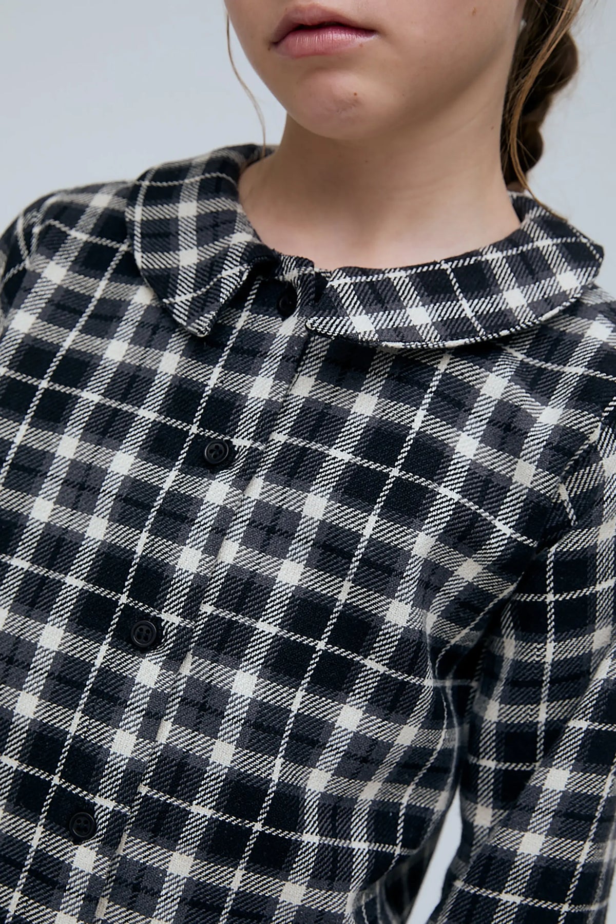 Girls' 100% cotton shirt with black and white plaid print