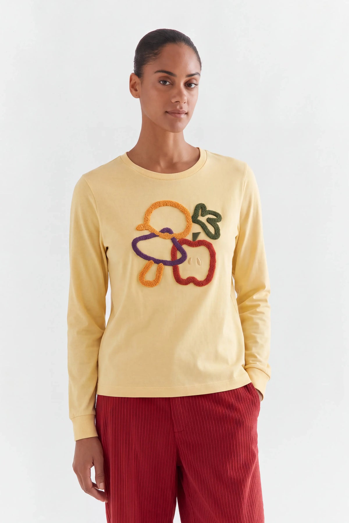 Camiseta de mujer 100% algodón amarillo con bordado de vegetales