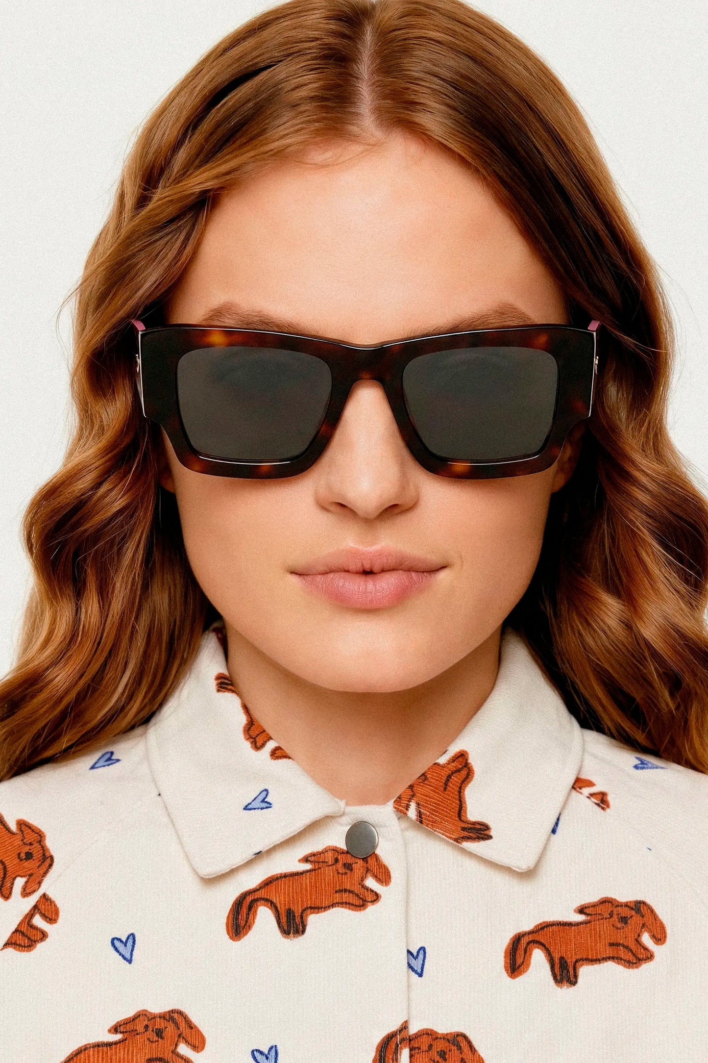 Gafas carey con punta patillas rosa claro