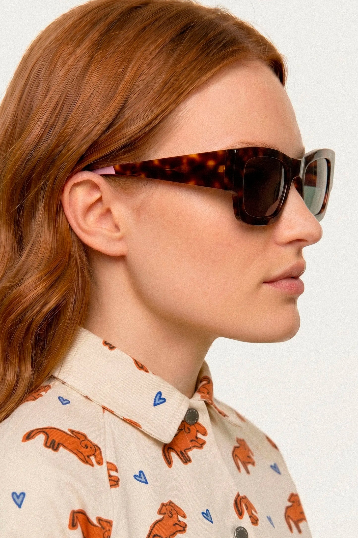 Gafas carey con punta patillas rosa claro