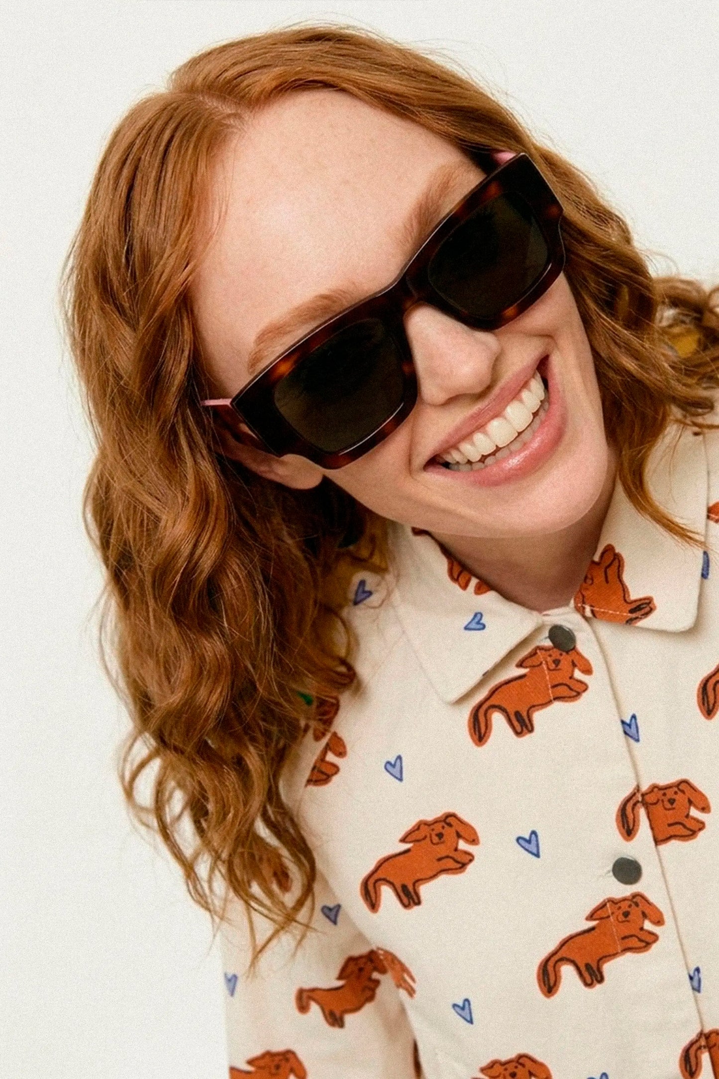 Gafas carey con punta patillas rosa claro